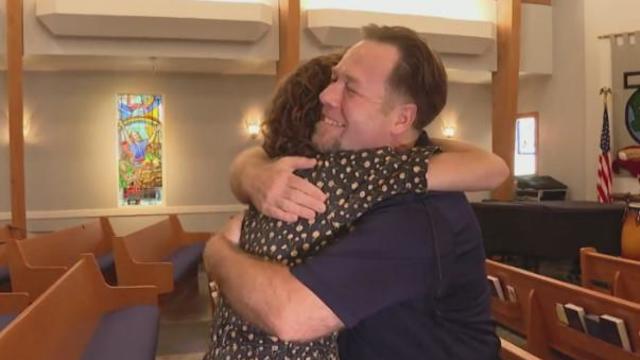 Irving pastor donates kidney as a rare 1 in 100,000 match to churchgoer's grandaughter 